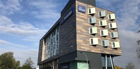 travelodge thurrock lakeside contact number.